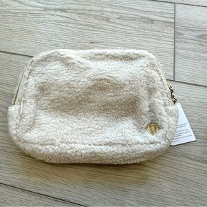 Lululemon Everywhere belt bag Large Fleece 2L